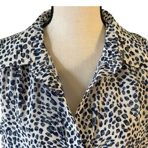 NWT CAbi style #5912 Catwalk Blouse Animal Print Top “Cheetah Blue” Sz Large